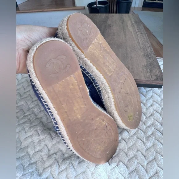 CHANEL Navy Canvas CC Espadrilles Black Cap Toe Size 7.5 W - Picture 5 of 8